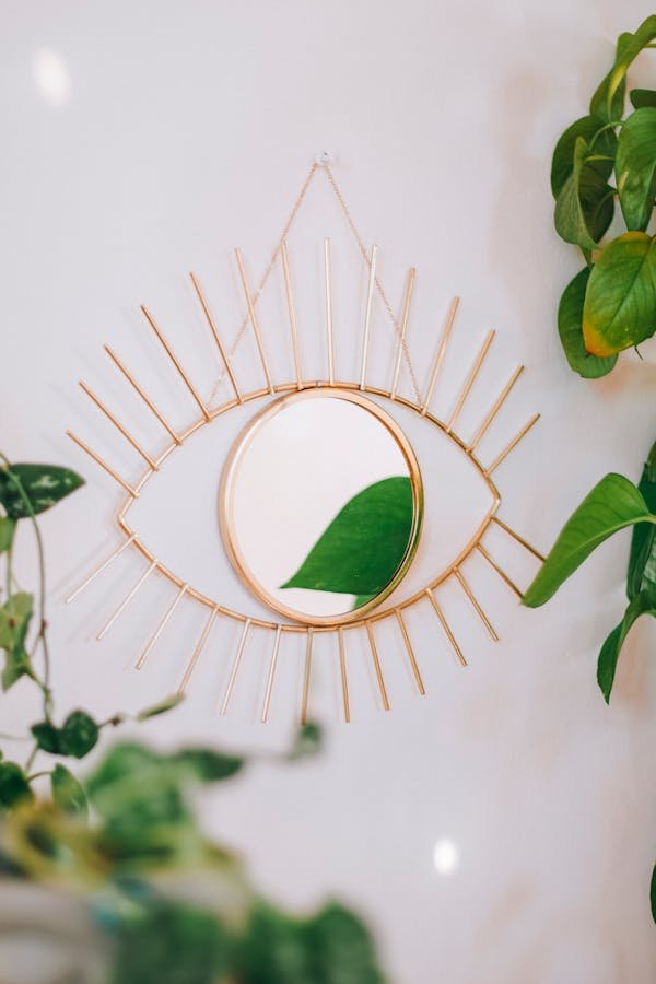 Graphiste mural lyon : création d'identités visuelles uniques