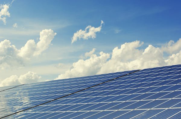 Panneau solaire photovoltaïque : guide complet pour optimiser votre énergie